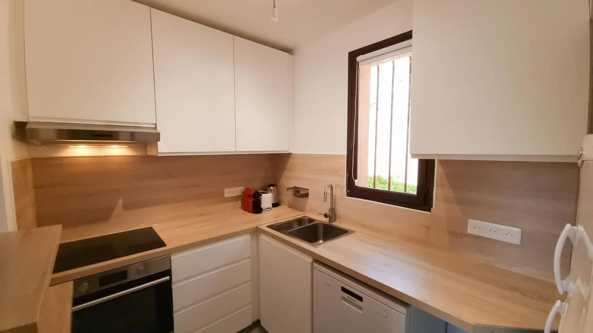 Sea View Flat 5 Minutes From The Beach Theoule-sur-Mer Apartment