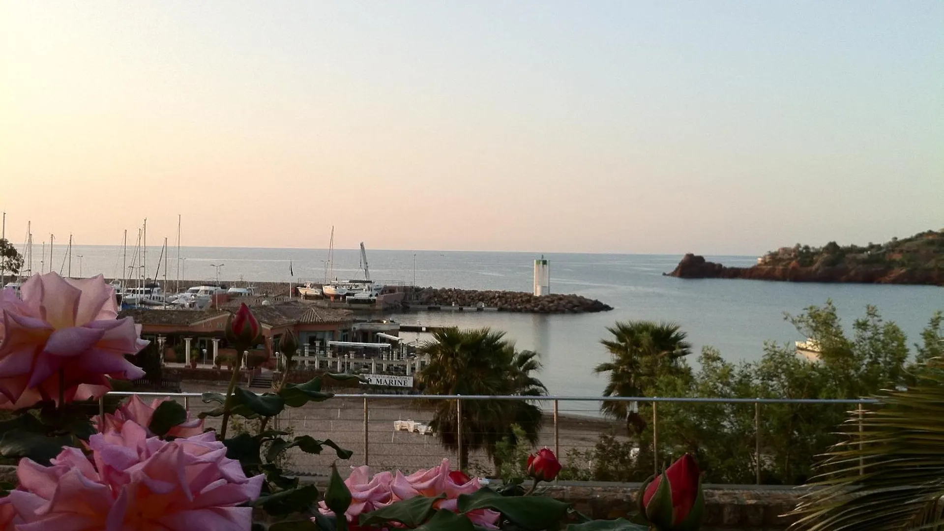 Sea View Flat 5 Minutes From The Beach Theoule-sur-Mer France