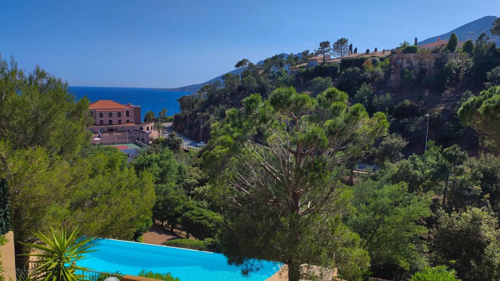 Sea View Flat 5 Minutes From The Beach location