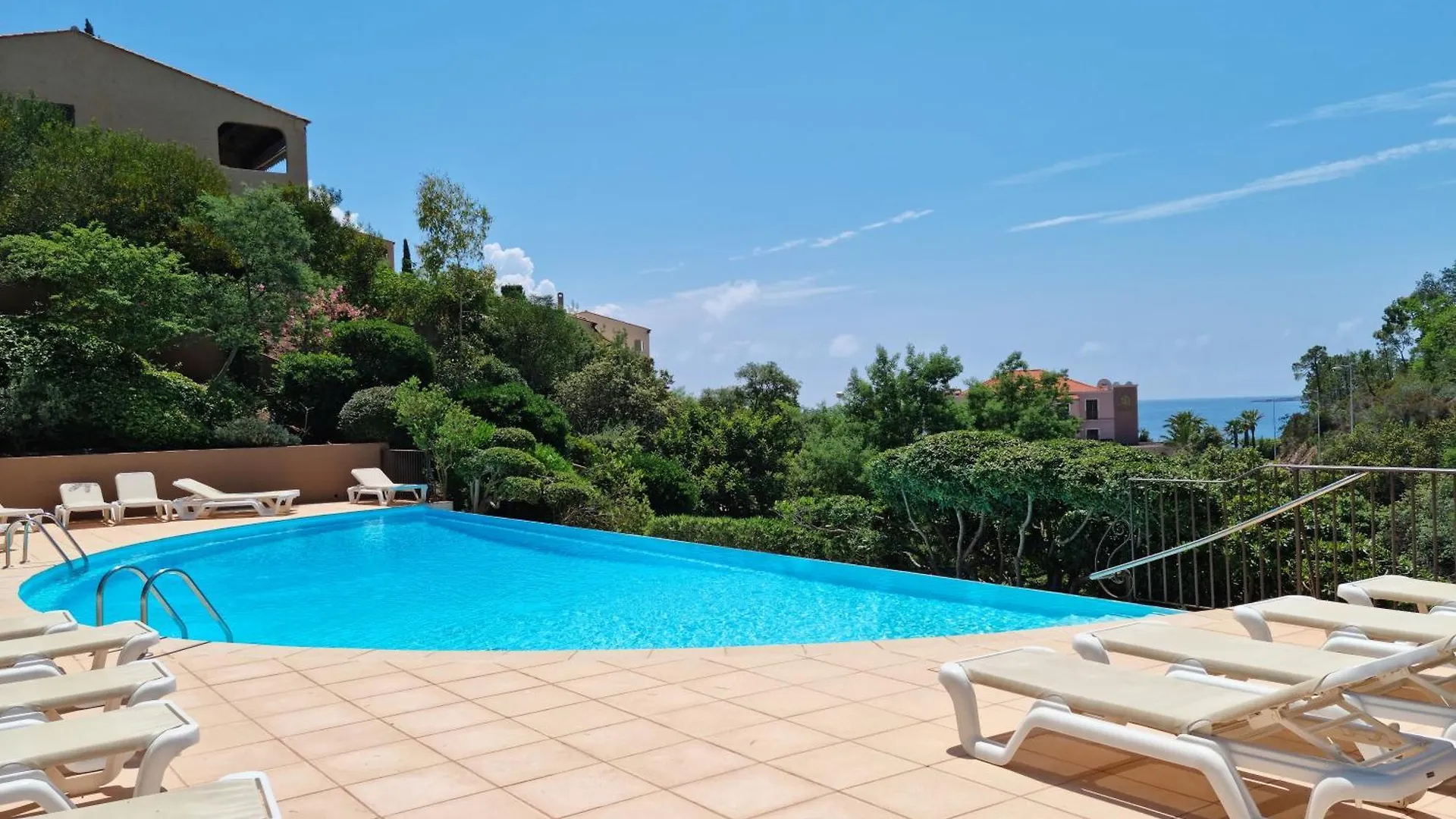 Sea View Flat 5 Minutes From The Beach Theoule-sur-Mer